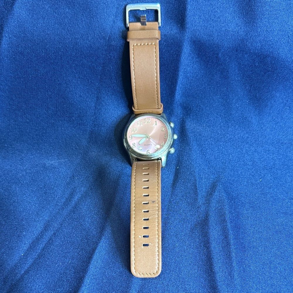 Stylish Pink Dial Women's Watch with Tan Strap - Picture 3 of 4